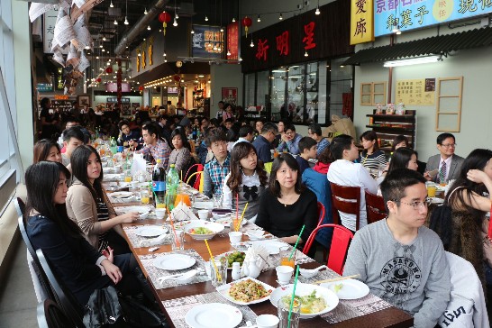 莫斯科僑界22日在台灣餐廳齊聚一堂，歡慶農曆新年。與會人數超過百位，是近年最盛大的僑界聚會。